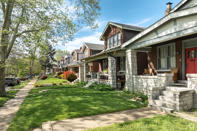 Craftsman-style homes line the streets of Holly Hills.