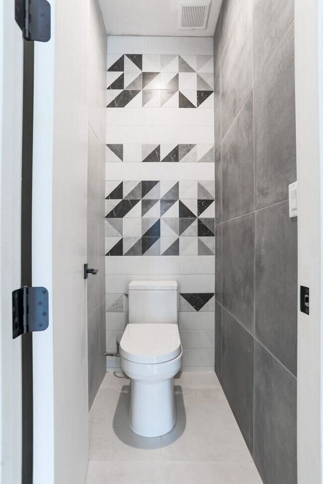 640 Lafayette Ave unit 2D, Brooklyn, NY 11216 - photo 7