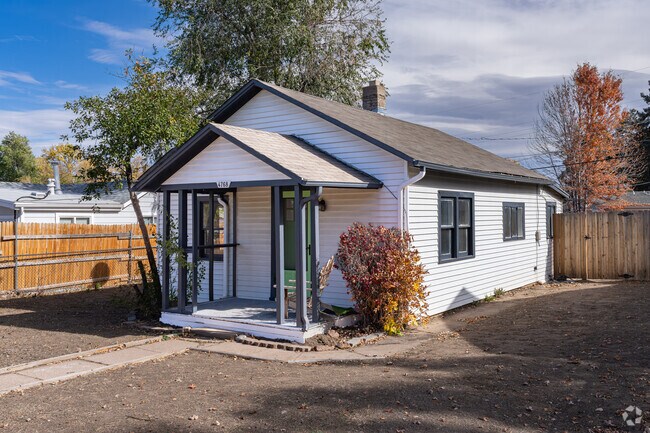 Most of the small homes in Belleview-Cornerstone Park sit on moderately sized lots.