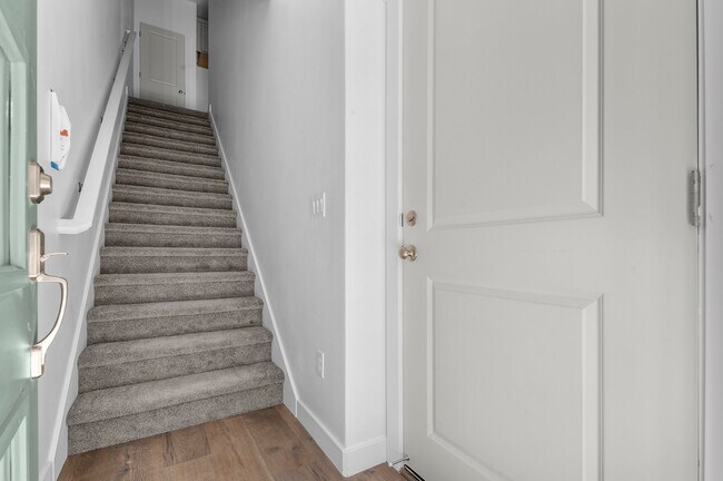 570 N Buffalo Grass Ln, Lindon, UT 84042 - photo 4