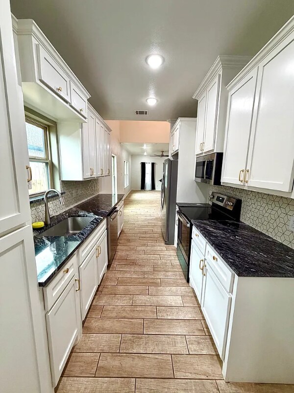 8901 Silver Crk Rd, White Settlement, TX 76108 - photo 5