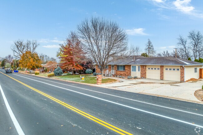 The timeless appeal of these brick ranch homes makes Highland such a cozy community.