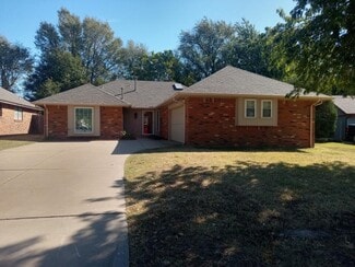 312 Christopher Todd Dr, Moore, OK 73160