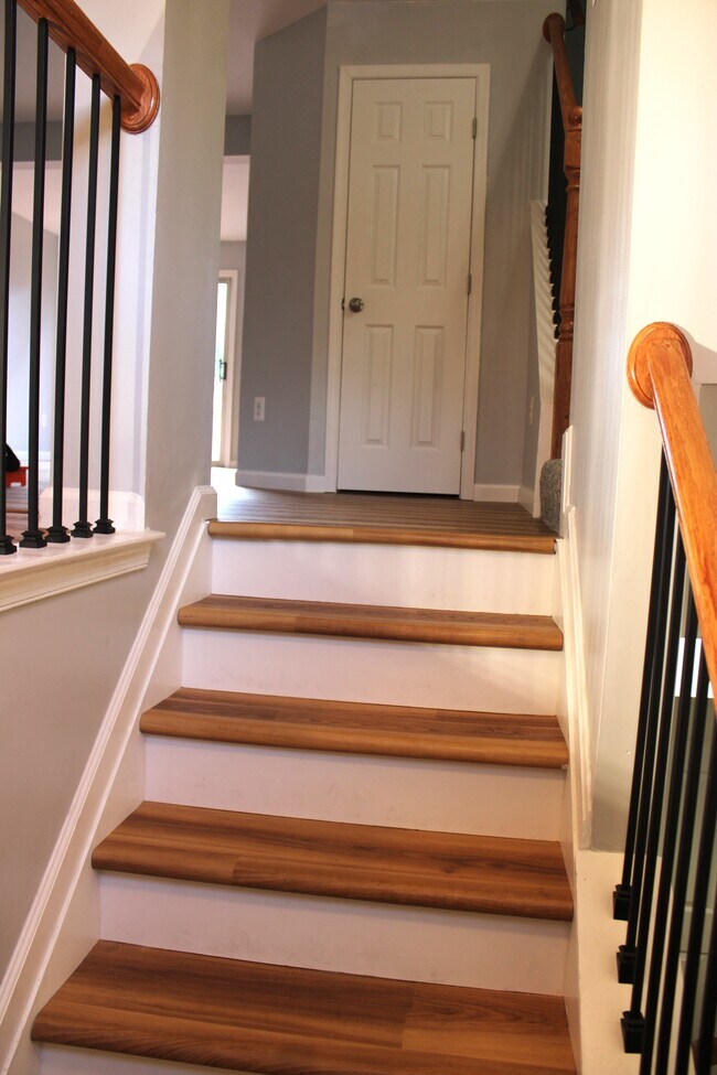 7827 Hidden Creek Way, Stoney Beach, MD 21226 - photo 4