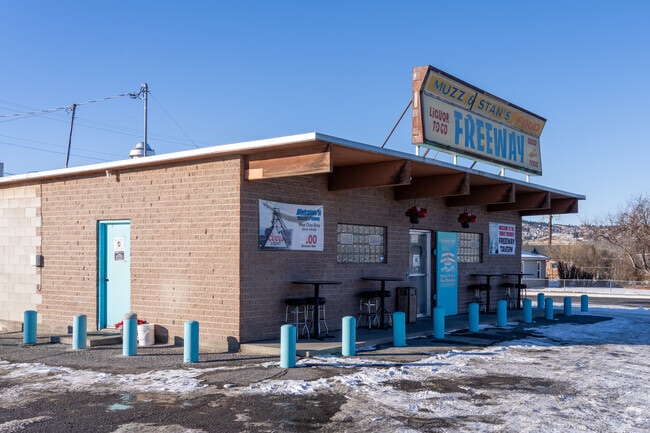 Freeway Tavern in Williamsburg serves the iconic Wop Chop with friendly service.