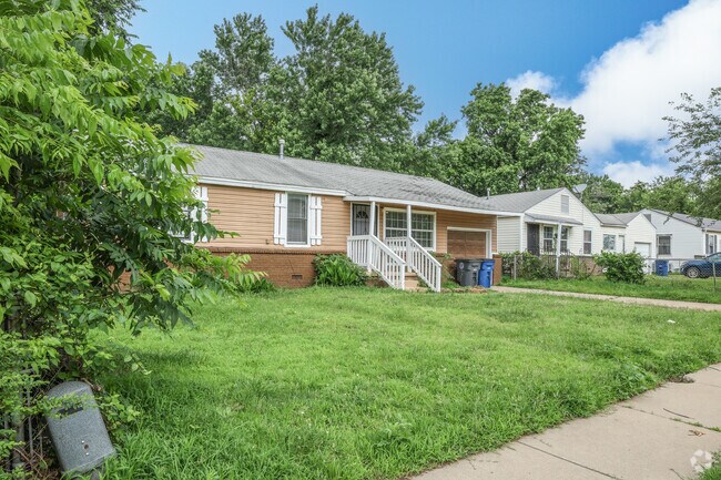 Carriage Trail homes are commonly ranch-style and built on a crawl space.