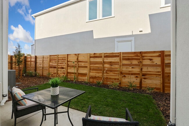 6411 Jacinto Way, Sacramento, CA 95823 - photo 4