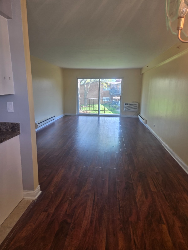 1505 S Canford Cliffs Dr, Mount Prospect, IL 60056