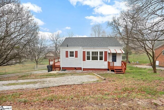 208 Omar St unit A - Downstairs, Greenville, SC 29609 - photo 2