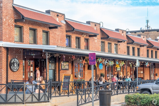 Downtown Tuscaloosa dining sits just three miles from Greater Alberta.