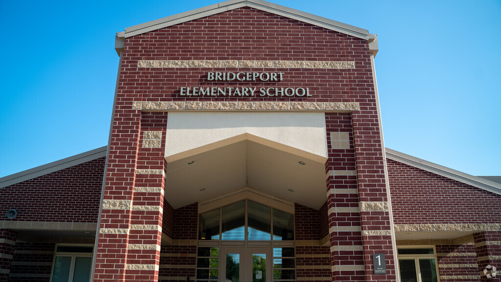 Bridgeport Elementary School, Rankings & Reviews - Homes.com