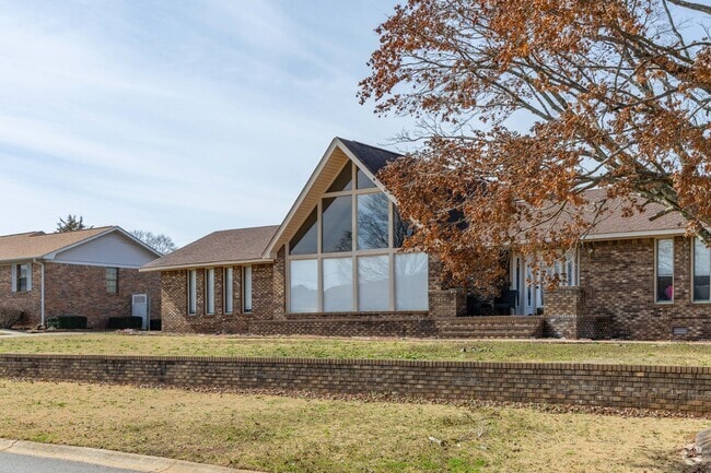 Mid-century ranch homes are spread throughout the Muscle Shoals area.