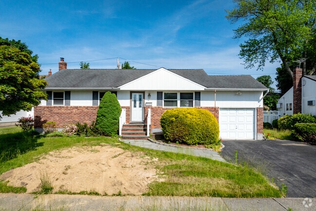 New ranch style homes are being built in Plainview.