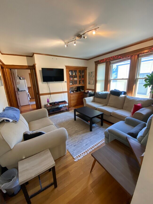33 Iroquois St, Boston, MA 02120
