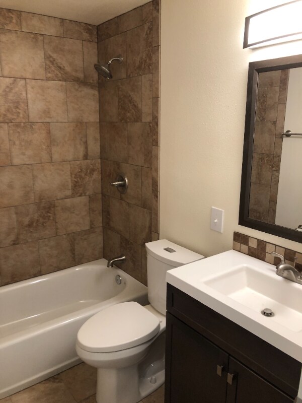 1015 Roosevelt Ave unit B, Loveland, CO 80537 - photo 3