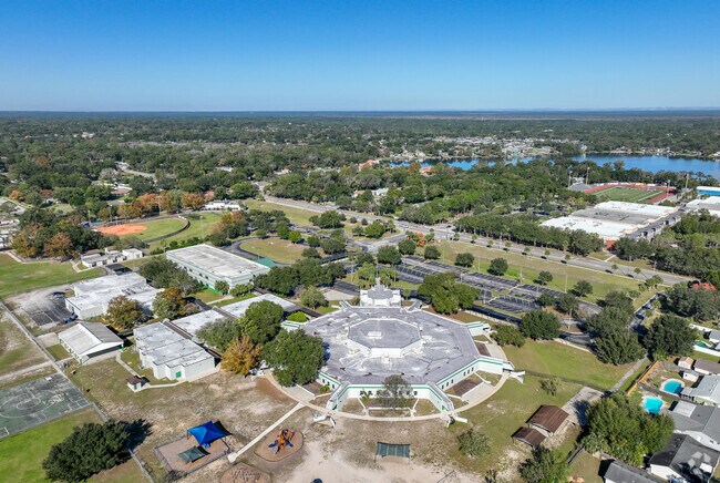 Forest City Elementary School is a public school serving the Altamonte Springs community.
