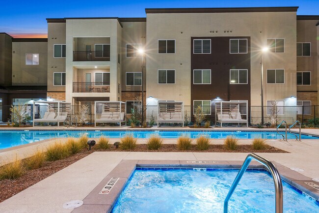 Album Union Village 55+ Active Adult Apartment Homes, Henderson, NV 89011 - photo 4