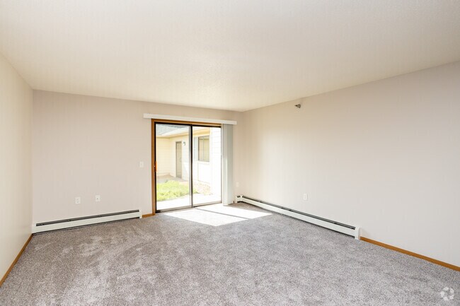 2BR, 1BA - 1020SF - Living Room