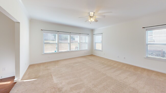 876 Pointe Andrews Dr, Concord, NC 28025 - photo 2