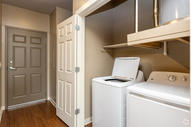 Shadow Lake Square, Papillion, NE 68046 - photo 7