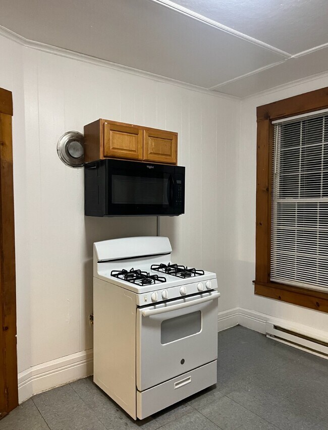 115 High St, Southbridge, MA 01550