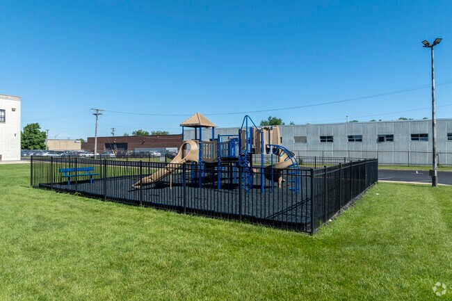 Pythagoras Children's Academy has a student-teacher ratio of 9 to 1.