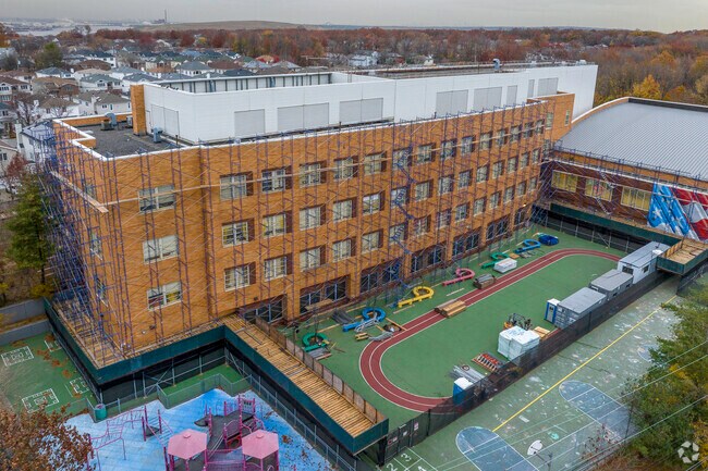 The Ps 56 Louis Desario School's student-teacher ratio is 13:1.