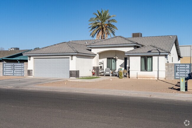 San Luis has a growing population of around 37,000 residents.