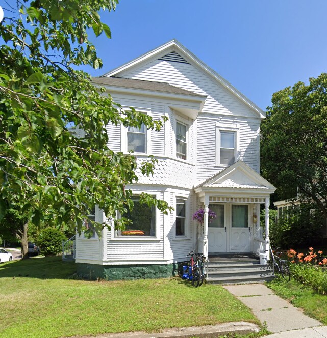 132 Loomis St, Burlington, VT 05401
