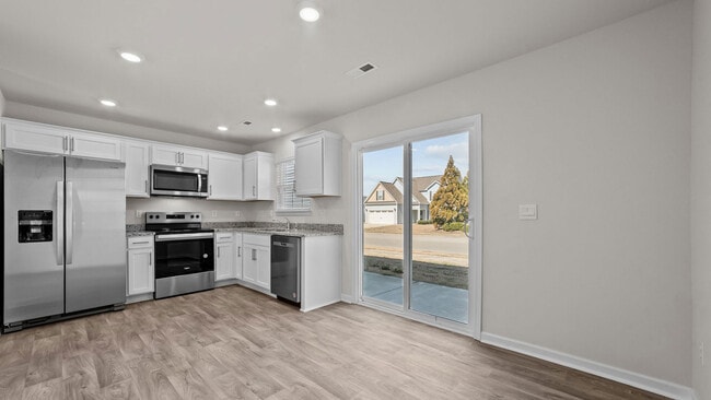 4125 Laurel Ridge Dr unit D, Greenville, NC 27834 - photo 2