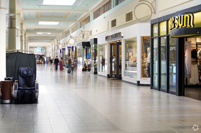The Treasure Coast Square Mall is a great place to enjoy some window shopping by Rio.