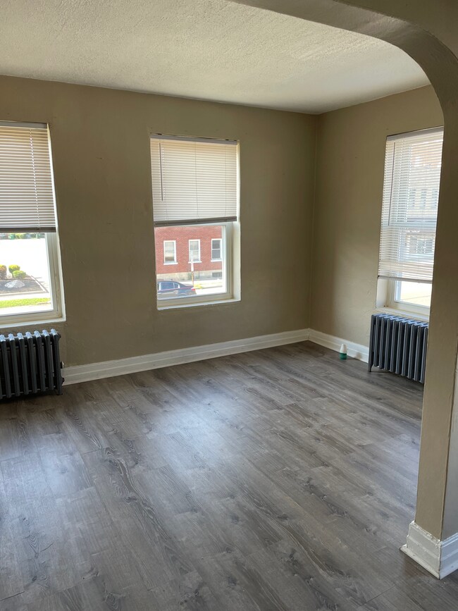 57 W 2nd St, Xenia, OH 45385