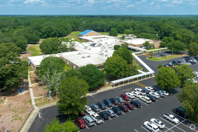 Kingsbury Elementary School is centrally located near residential neighborhoods.