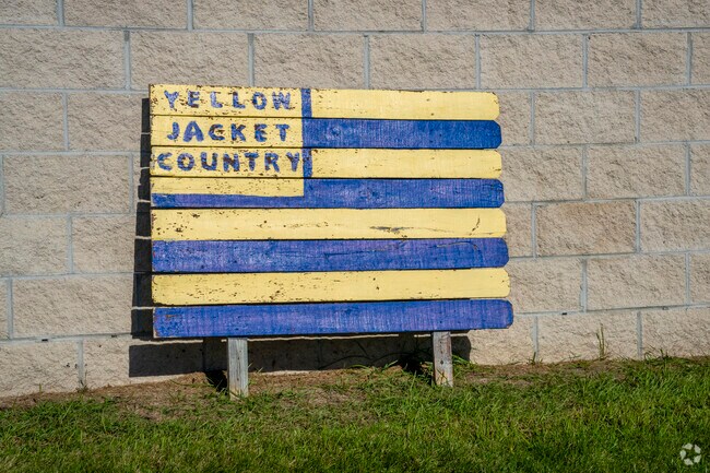 Memphis Junior/Senior High School is the home of the Yellow Jackets.