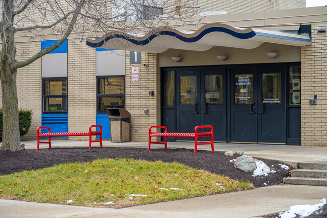 Fairfield Elementary School has a student-teacher ratio of 15 to 1.
