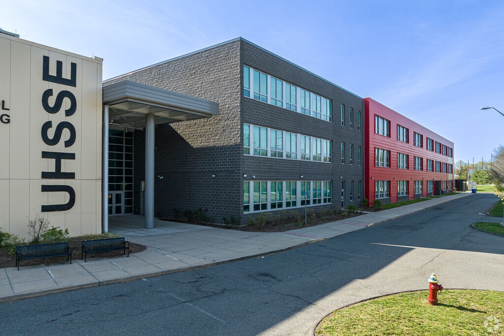 University High School of Science & Engineering Magnet School offers students unique opportu