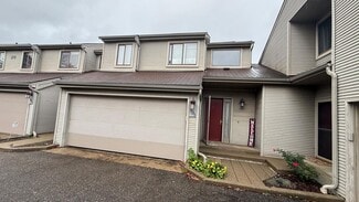 735 Hamilton Ct, Rochester Hills, MI 48307