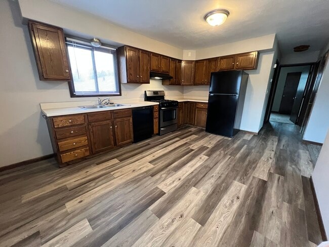 5415 Schmutzler St, Schofield, WI 54476 - photo 3