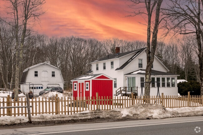 Arundel homes are frequently fenced in for an extra sense of security.