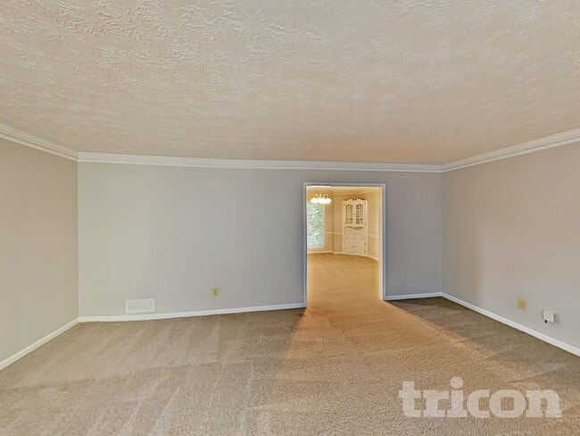 1720 Ridgefield Dr, Roswell, GA 30075 - photo 5