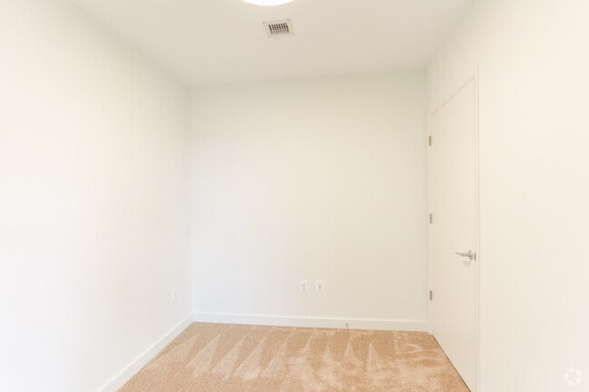 The Point at Rise, Reston, VA 20191 - photo 6