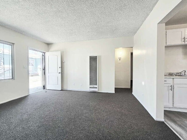 231 E 89th St, Los Angeles, CA 90003 - photo 3