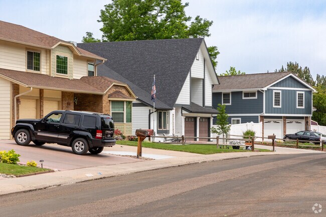 Looking down the street at the different home styles in Dutch Creek Village.