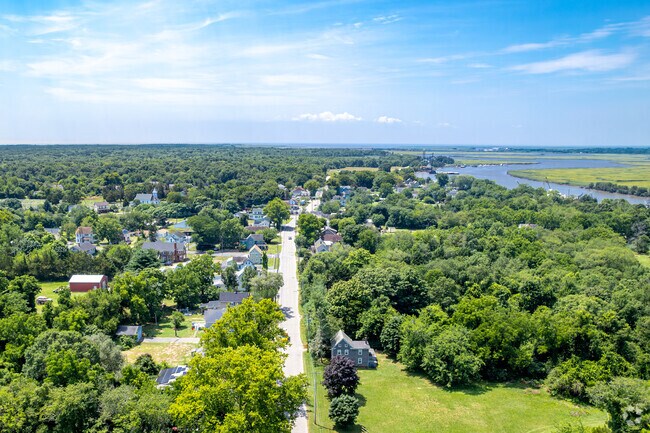 Notice the stretches of trees & undeveloped land with pockets of homes in Maurice River Twp.