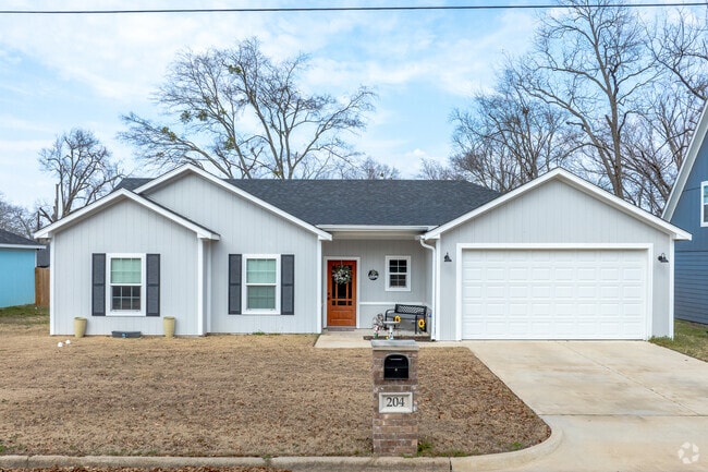 Newly built homes are becoming a more common sight in Sulphur Springs.
