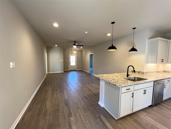 220 Summit Ave, Sulphur, LA 70665 - photo 2