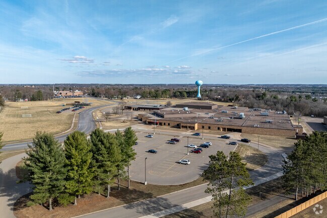 Chippewa Falls Middle School has a student-teacher ratio of 15 to 1.
