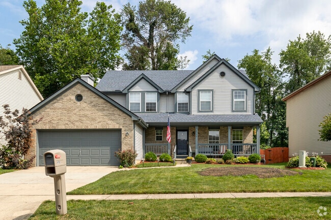 Gorgeous single family homes are sprinkled throughout New Albany.
