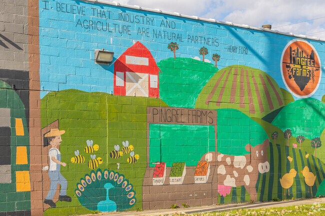 Discover a community that thrives together at the Pingree Farms near Greenfield Park.