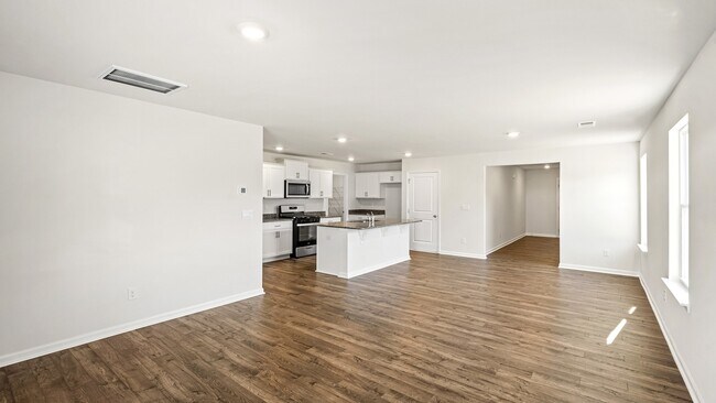 1047 Rampart Ct, Lugoff, SC 29078 - photo 6